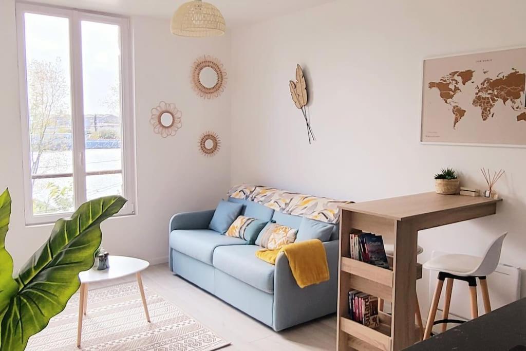 Studio Cosy Avec Vue Sur La Seine Конфлан-Сент-Онорин Экстерьер фото